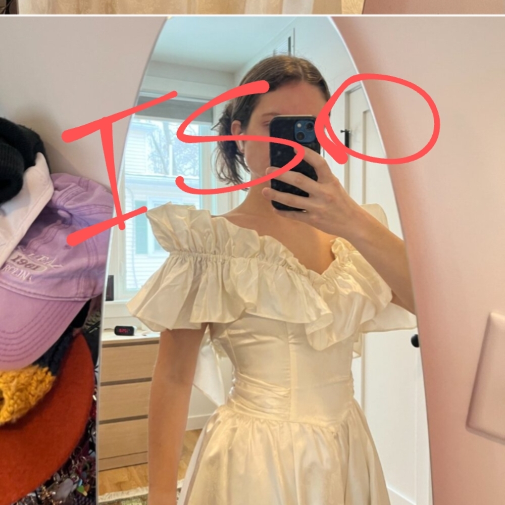 ‼️ISO‼️ Gunne Sax Off the Shoulder Wedding Gown - Picture 2 of 3